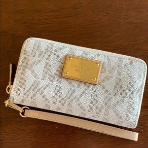 Michael Kors Wallet/Wristlet